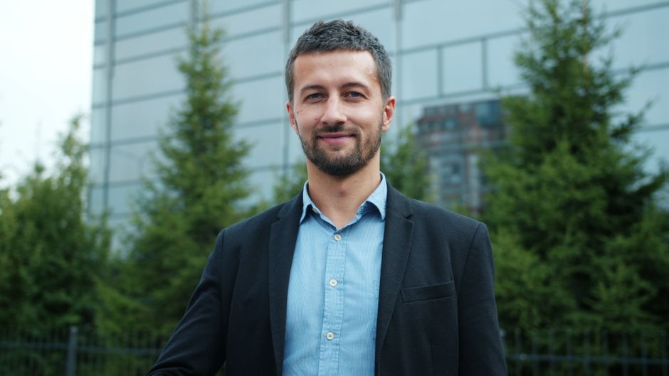 Porträt von Jonas Richter, Dozent für Web Analytics und Conversion
